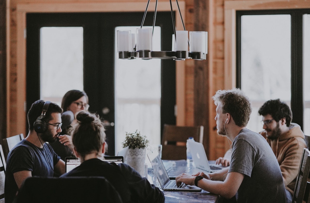 Onboarding de Leads no CRM: Como Transformar o Primeiro Contato em Visita Agendada